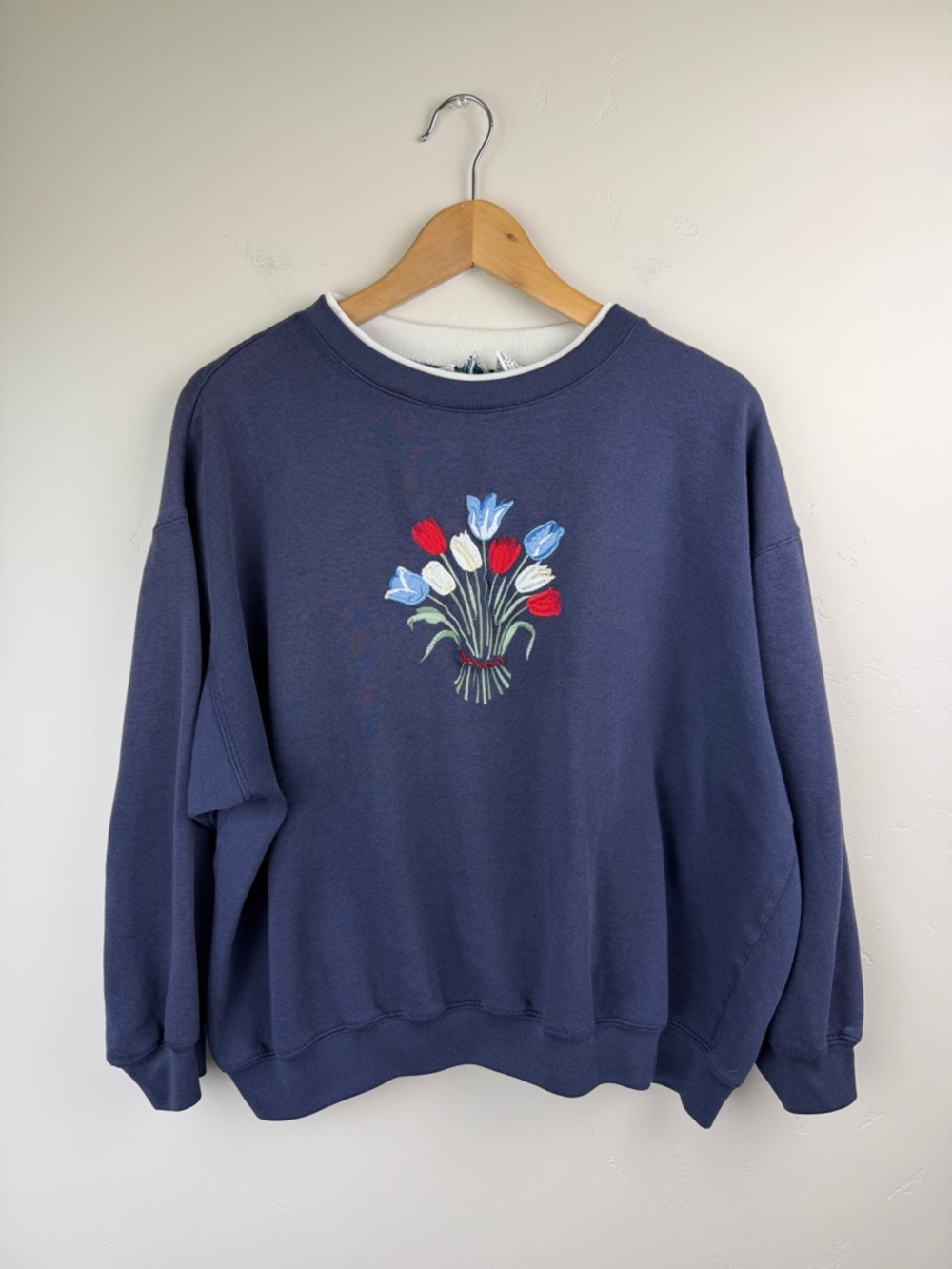 Vintage Bold Spirit Tulip Embroidered Sweatshirt 2X